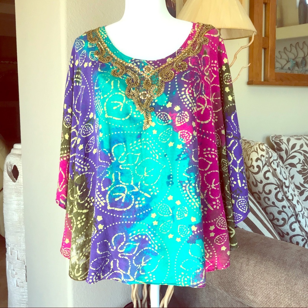 🔹Gorgeous Chico’s Sequined Batwing Top